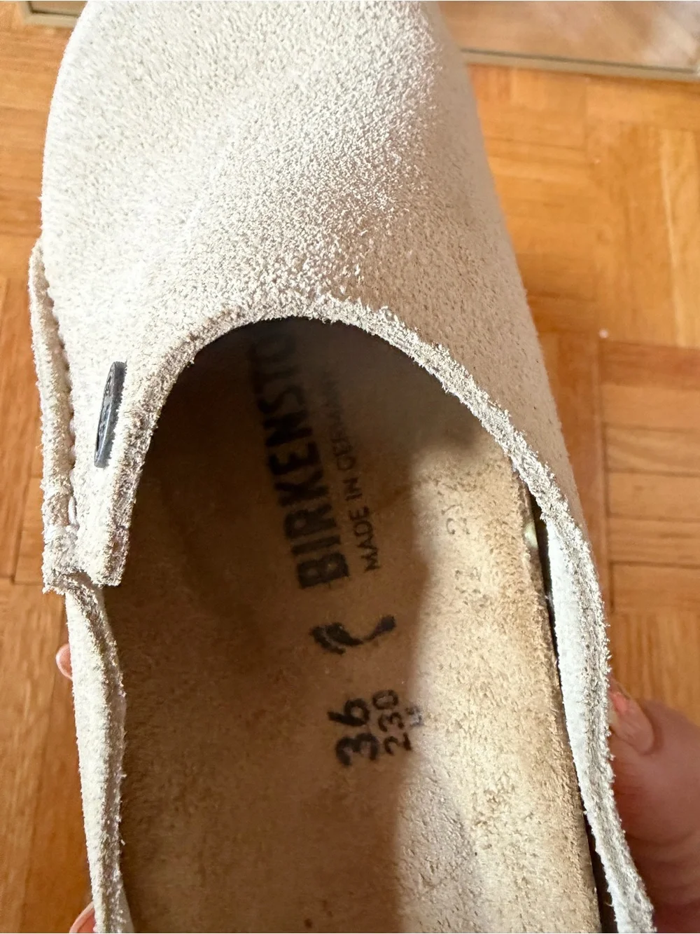 🦋BirkenstockWomen Suede Slip-On Clogs in Light Beige